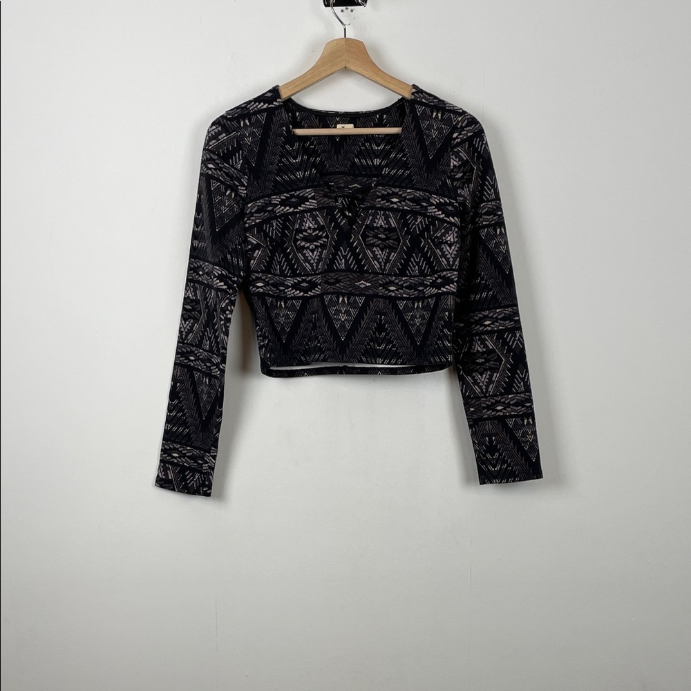 Hollister Aztec Cropped Long Sleeve Southwester Black Patterned Women's L Top